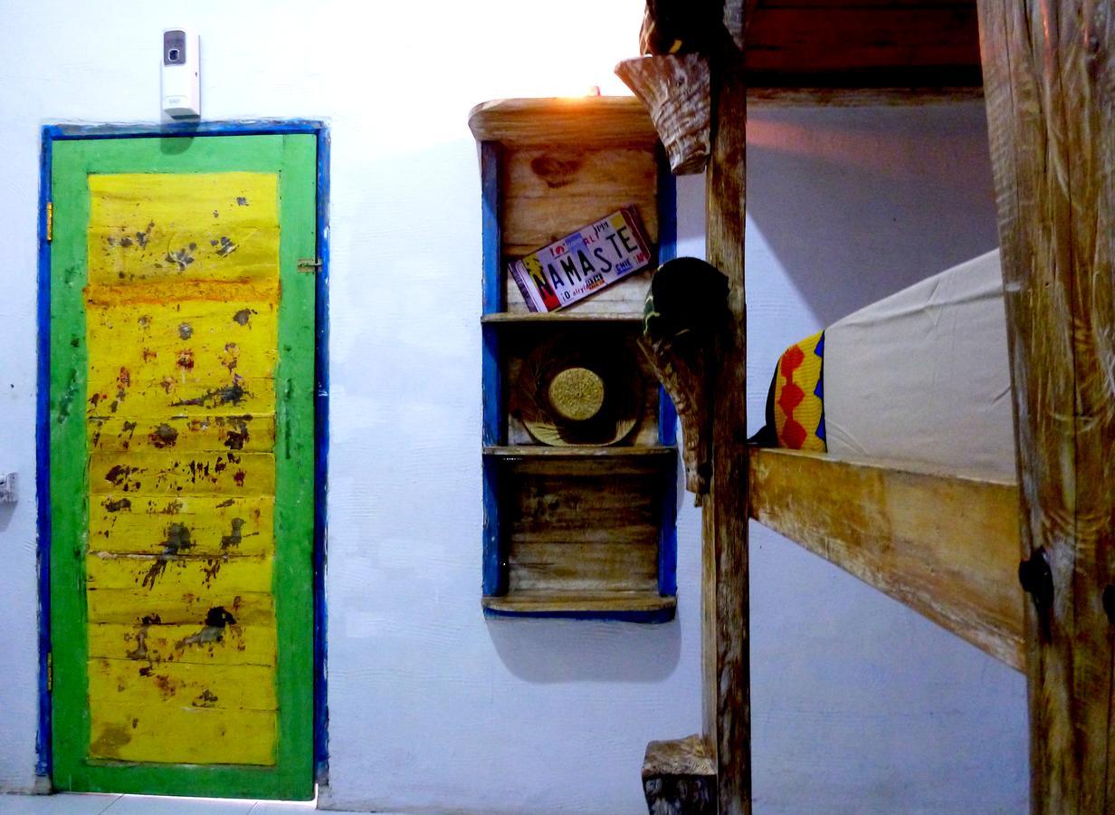 Gipsy Backpackers Hostel Gili Trawangan Luaran gambar
