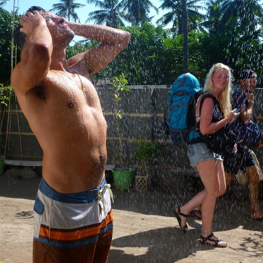 Gipsy Backpackers Hostel Gili Trawangan Luaran gambar