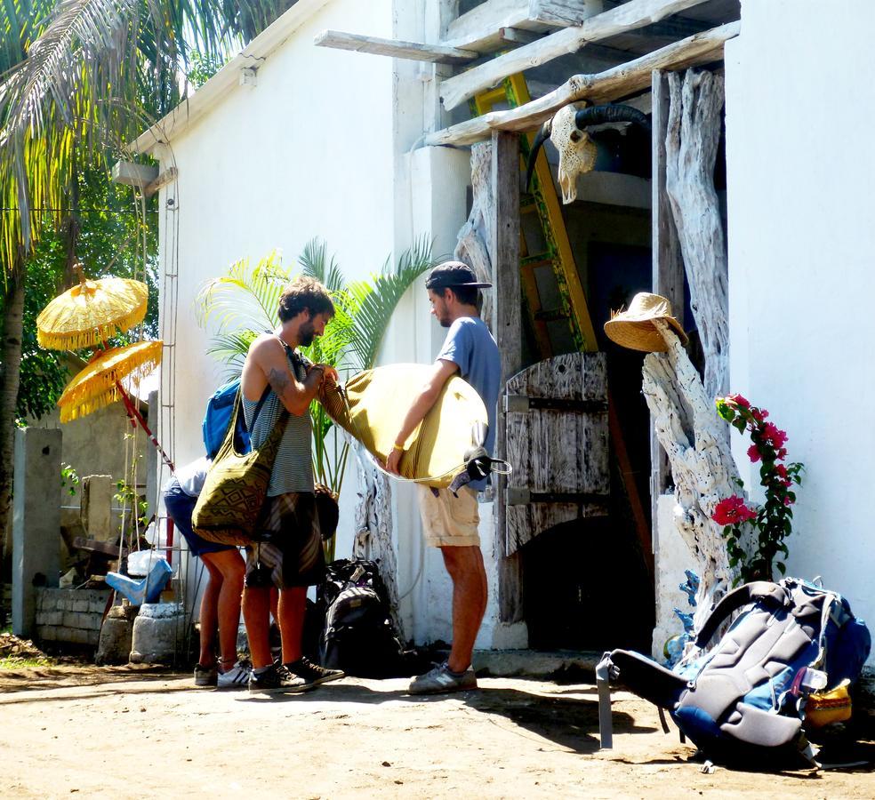 Gipsy Backpackers Hostel Gili Trawangan Luaran gambar