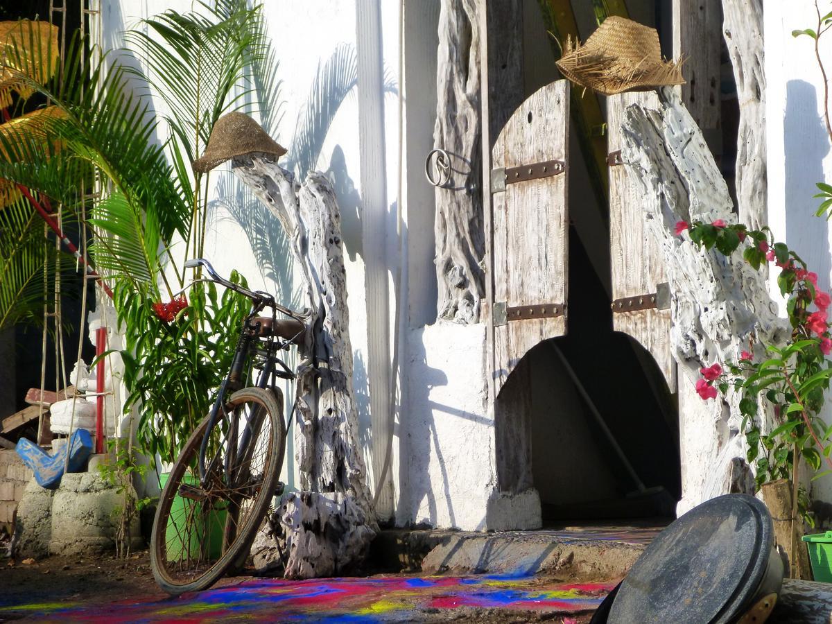 Gipsy Backpackers Hostel Gili Trawangan Luaran gambar