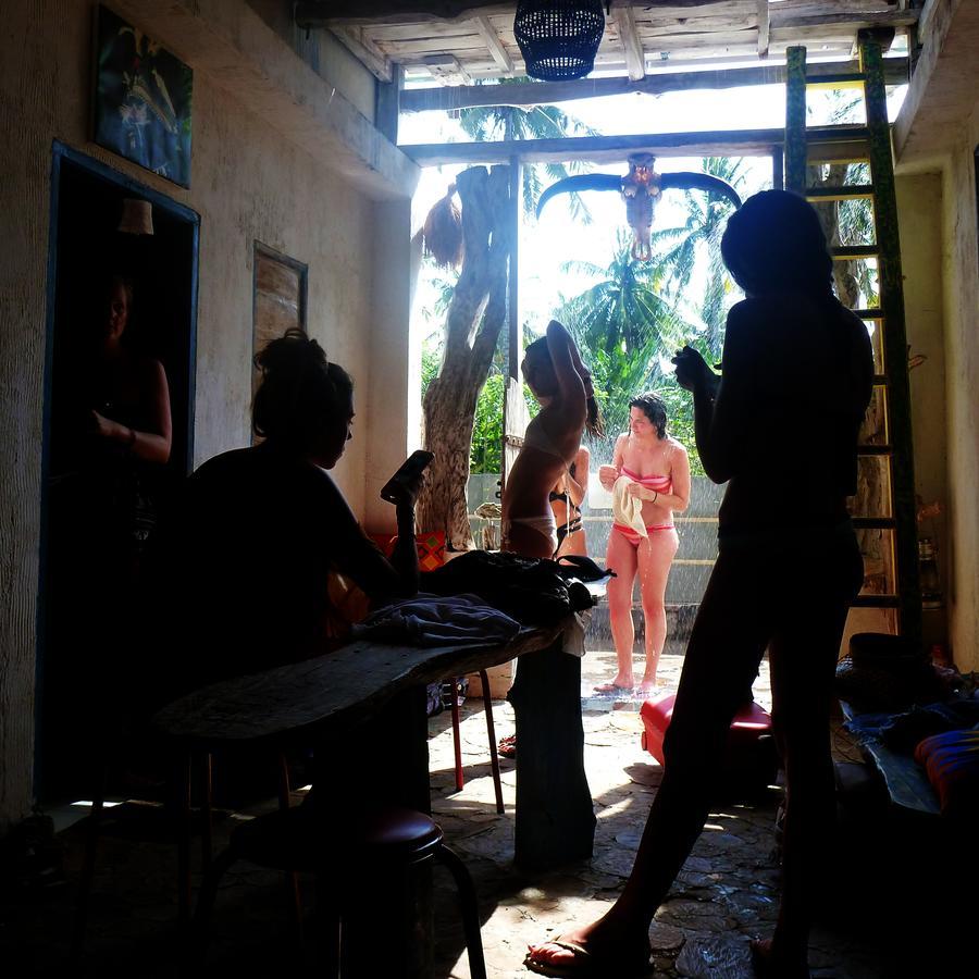 Gipsy Backpackers Hostel Gili Trawangan Luaran gambar