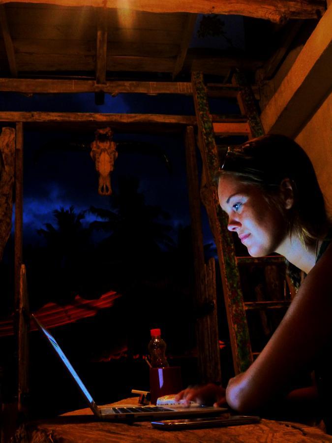 Gipsy Backpackers Hostel Gili Trawangan Luaran gambar